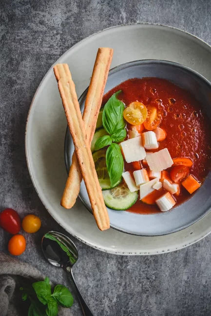 Recette de gaspacho et dés de surimi